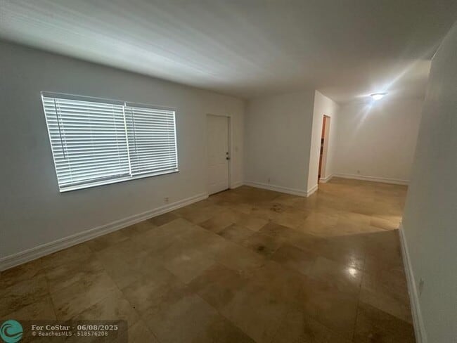 Building Photo - 3007 N Andrews Ave