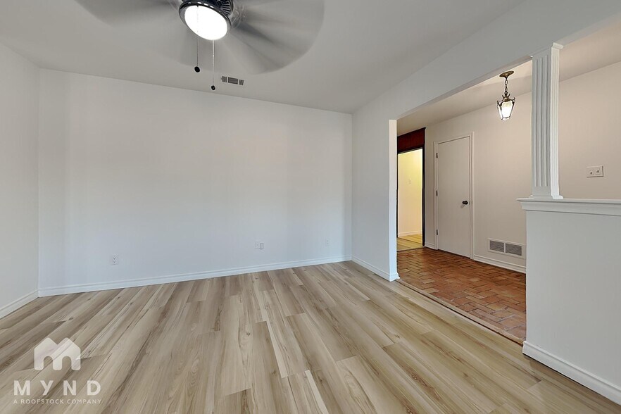 Building Photo - 810 Bradfield Dr