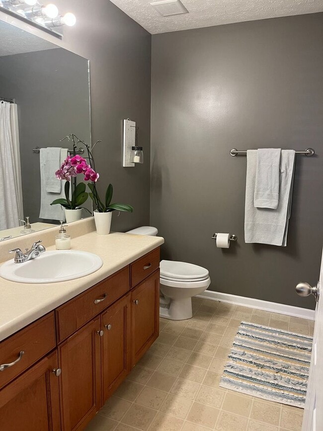 Building Photo - 4 Bedroom home in Smiths Station