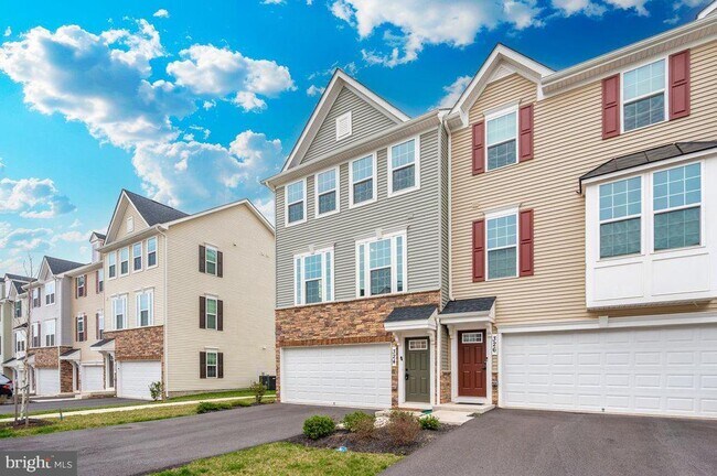 Building Photo - 324 Pemberton Park Ln
