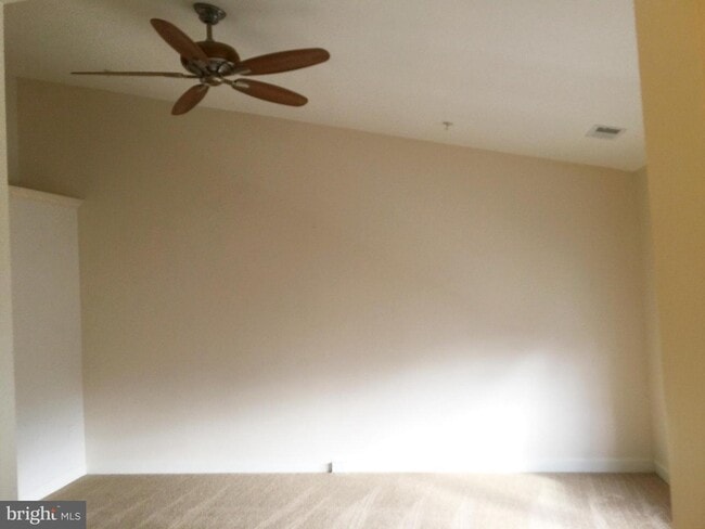 Building Photo - 921 Highland Ridge Ave