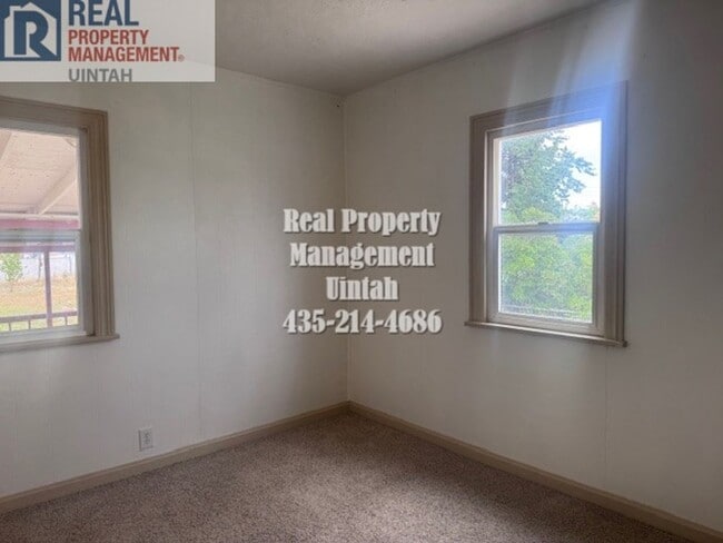 Building Photo - RENT AND DEPOSIT HAS BEEN REDUCED!! 4 bedr...