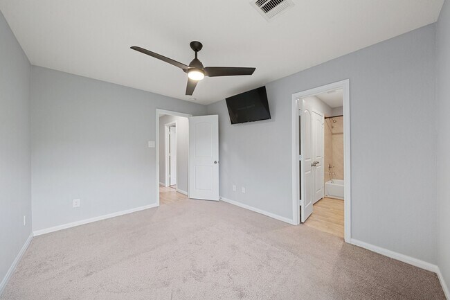 Building Photo - 17038 Marie Vlg Dr