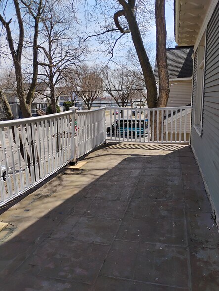 Building Photo - 1407 Girard Ave N