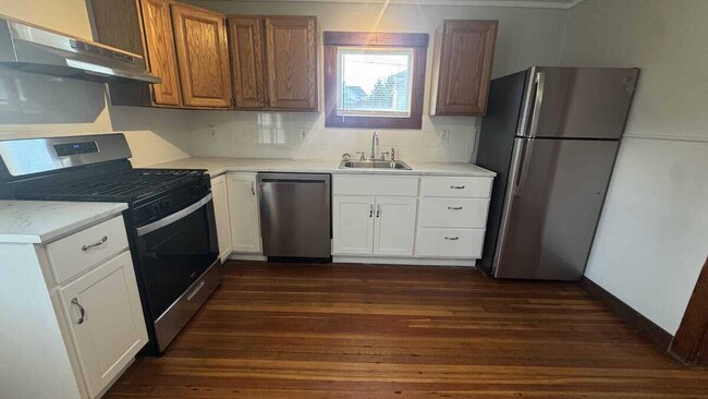 Building Photo - 2 Grant St