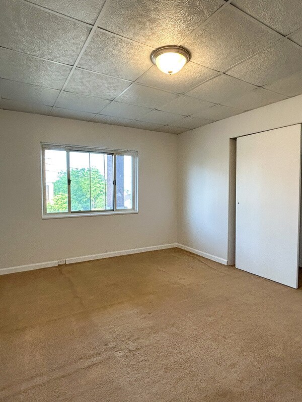 Building Photo - 1404 Wareman Ave