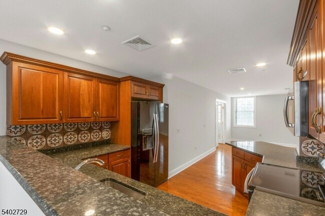 Building Photo - 5401 Rio Vista Dr