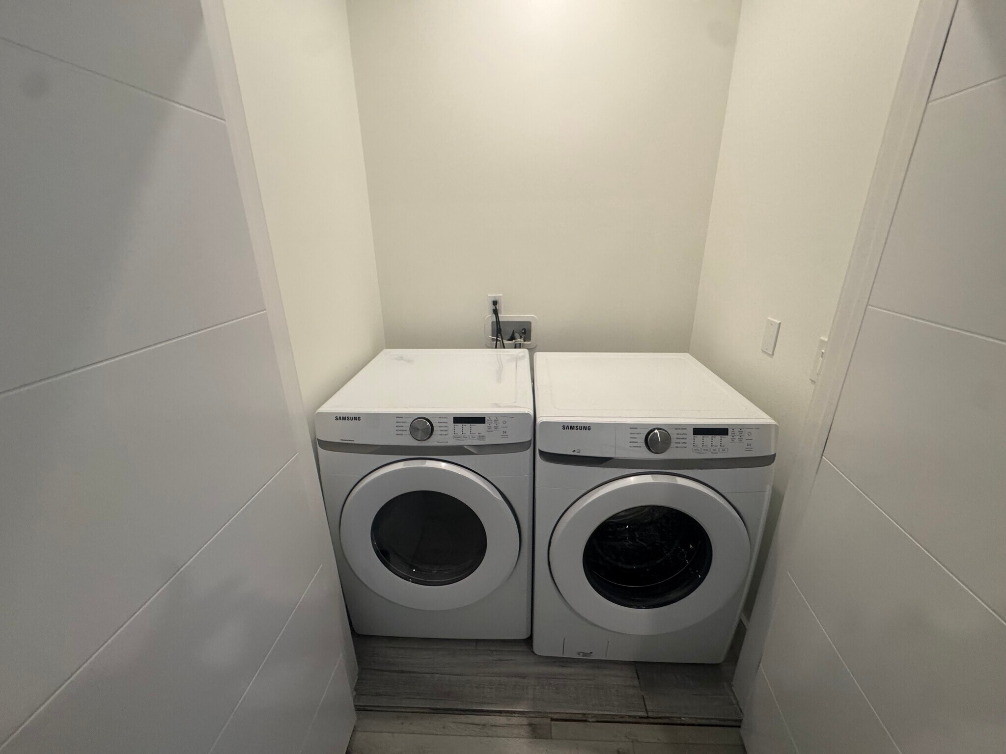 Building Photo - 5919 Dauphin Ave