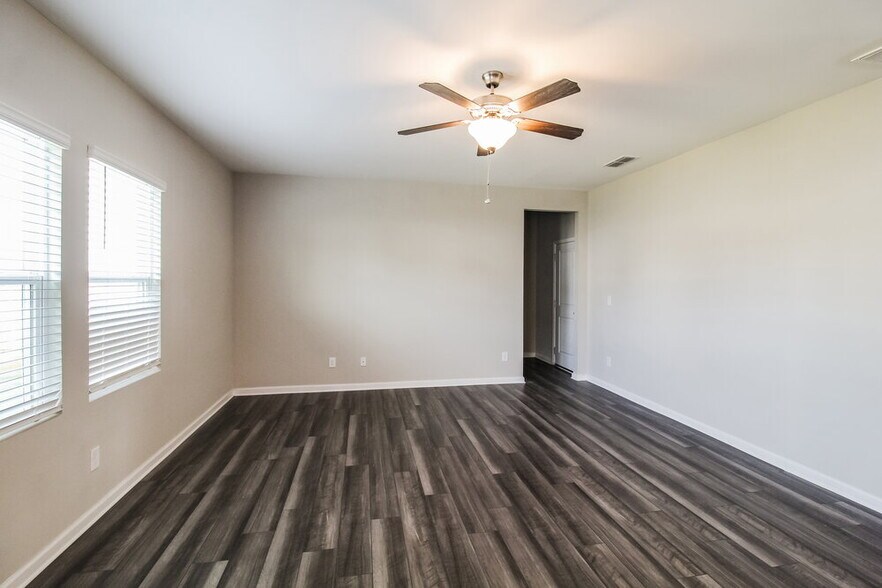 Building Photo - 3944 Kendrick Cir