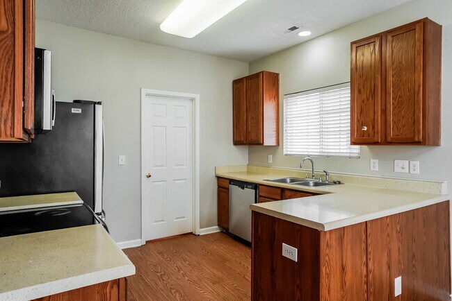 Building Photo - 4449 Snowcrest Ln