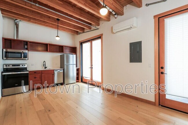 Building Photo - 1515 N Rosa Parks Way