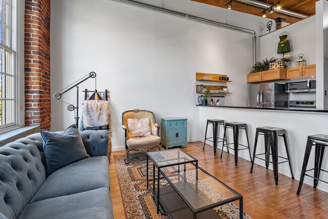 Building Photo - Breathtaking Historic Loft in the Heart of...