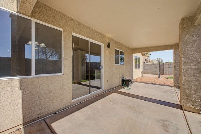 Building Photo - 14718 N 154th Ln