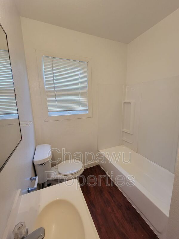 Building Photo - 1111 Gibbs
