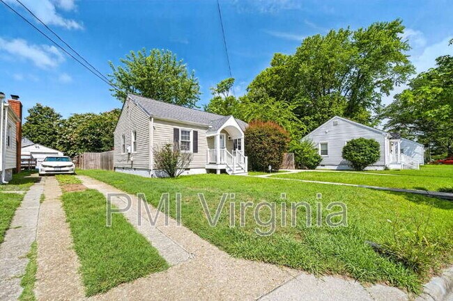 Building Photo - 9 Laurel Dr