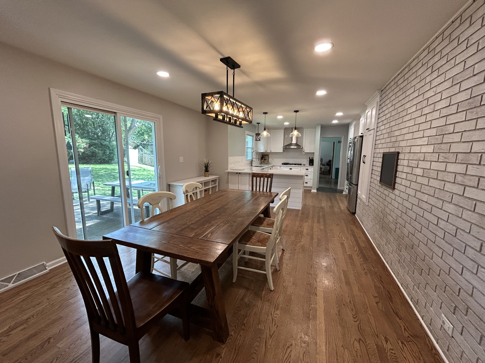 Kitchen - 1001 Eddy Ct