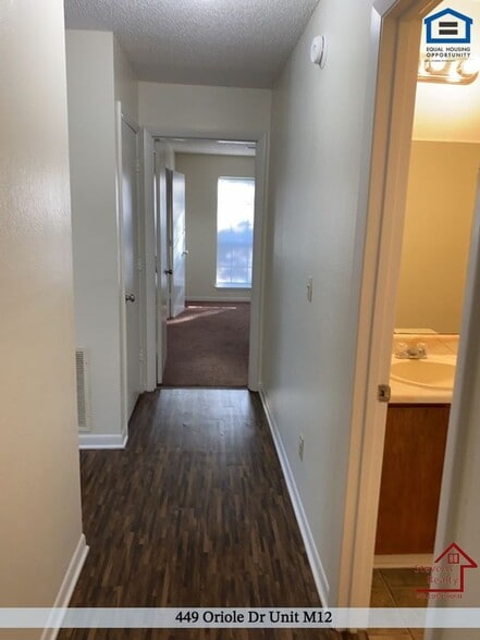 Building Photo - 449 Oriole Dr
