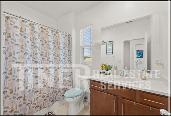 Building Photo - 5301 E Commerce Way