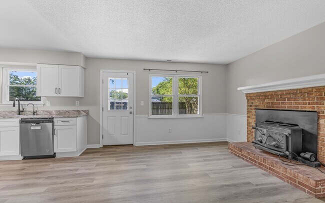 Building Photo - 4957 Aquarius Ct