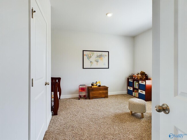 Building Photo - 219 Maureen Dr SW