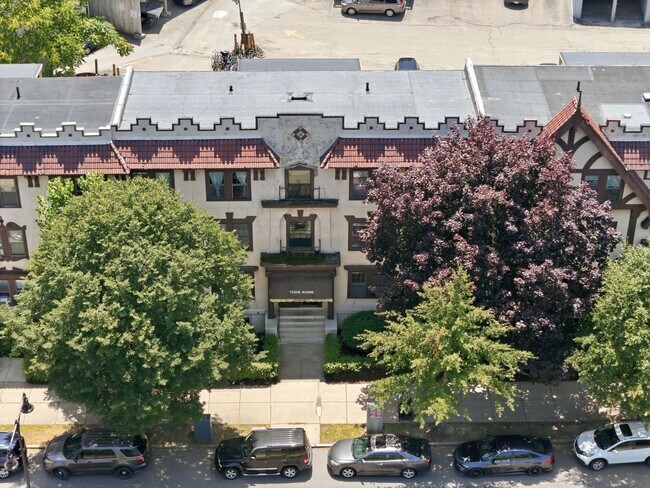 Building Photo - 1722-1726 Commonwealth Ave