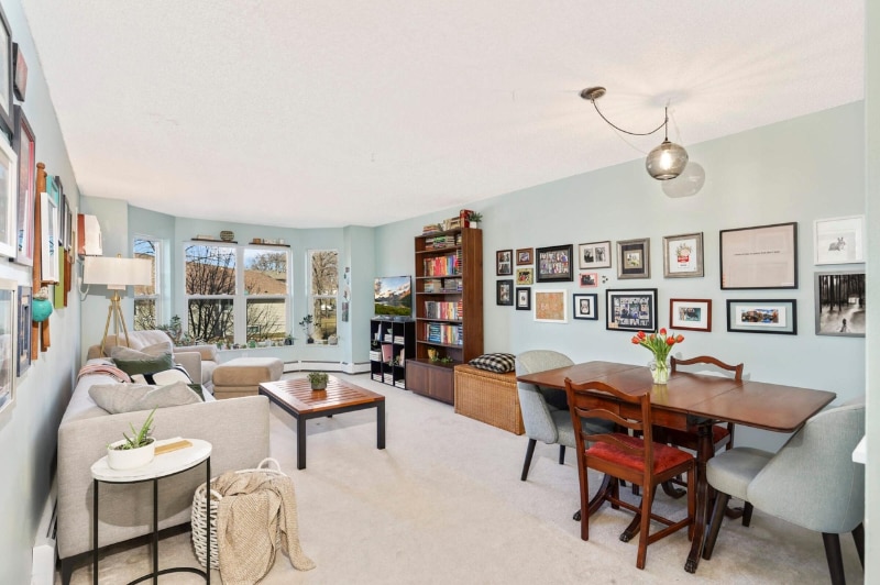 Building Photo - 720 3rd Ave NE