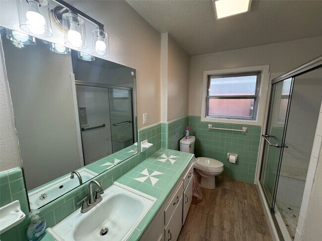 Building Photo - 2611 Prairie Ave