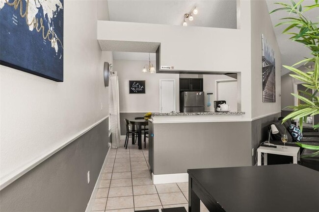 Building Photo - 3045 Bloomsbury Dr