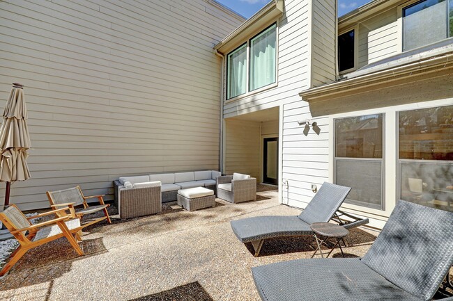 Building Photo - 12625 Memorial Dr