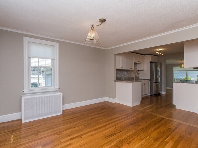 Building Photo - 36 Bonad Rd