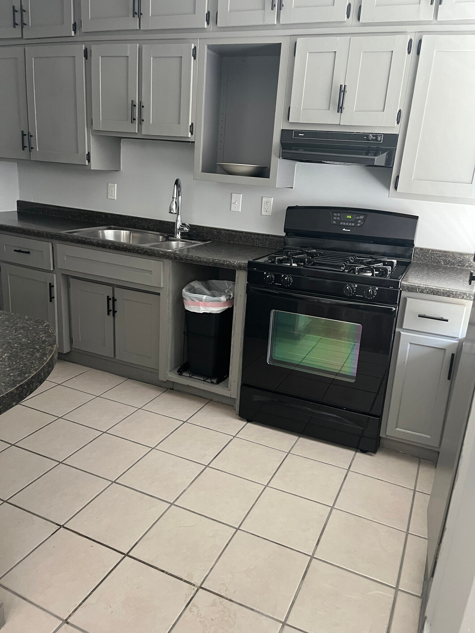 Kitchen - 1415 Cass Ave