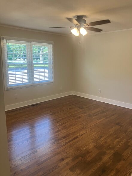 Building Photo - 99 Oak Trl