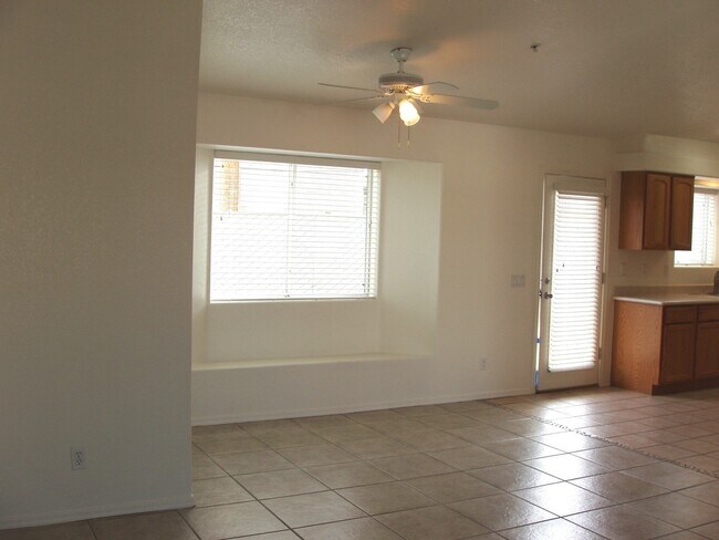 Building Photo - 2321 Palisades Dr
