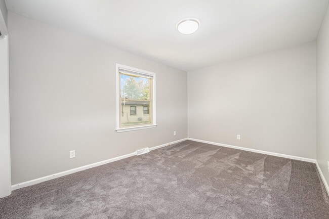 Building Photo - 2286 Alexandria Dr