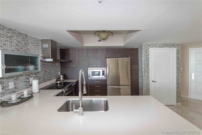 Building Photo - 3 br, 2 bath Condo - 150 Sunny Isles Blvd ...