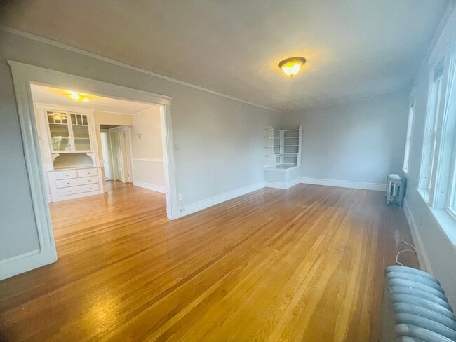 Building Photo - 16 Templeton Pkwy