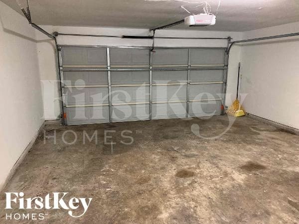 Building Photo - 15511 Evergreen Grove Dr