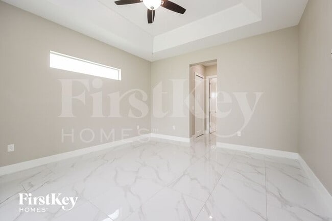 Building Photo - 1117 Pisa St E