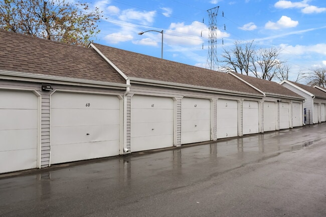 Building Photo - Aurora - 2 Bedroom 2 Bath Condo - Garage, ...