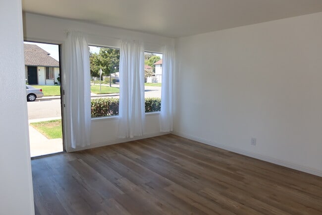 Building Photo - 1720 Orinda Ct