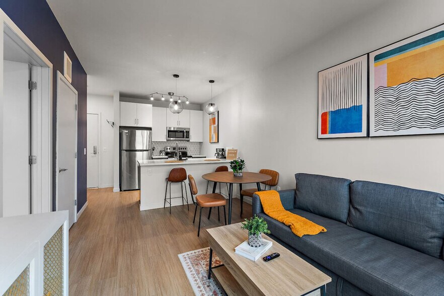 Building Photo - 10 E 18th St