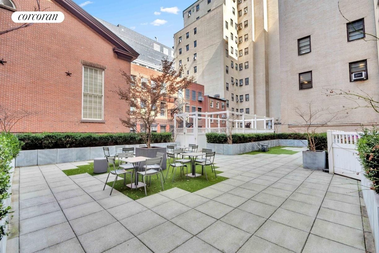 Building Photo - 53 Boerum Pl