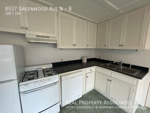 Building Photo - Greenwood One Bedroom