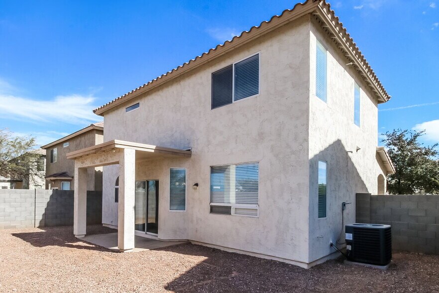 Building Photo - 2522 S 90th Glen