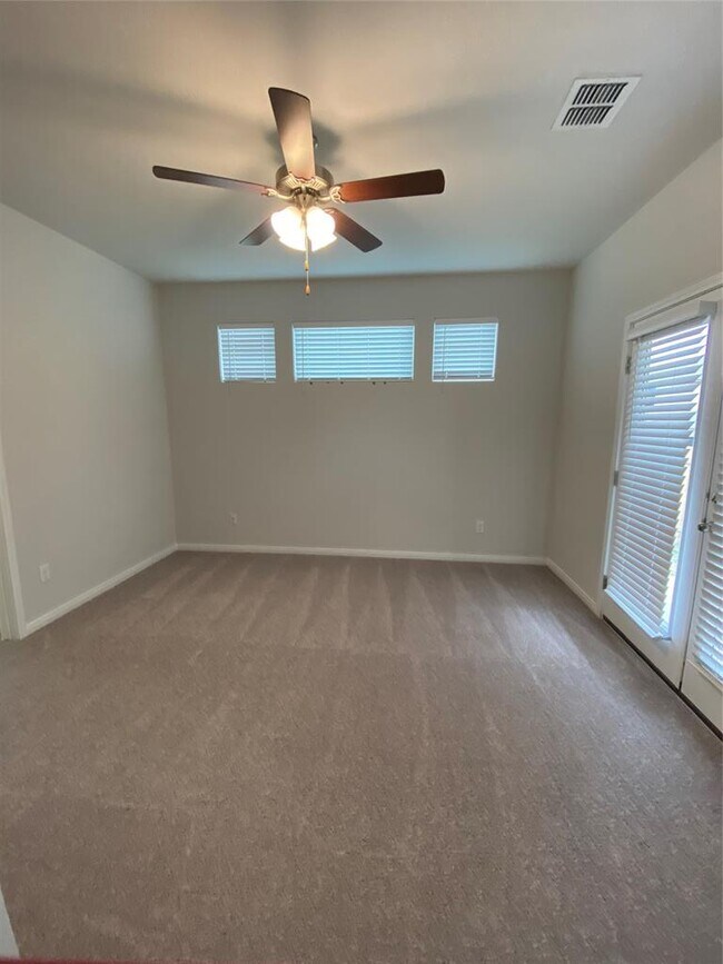Building Photo - 3201 E College Park Dr