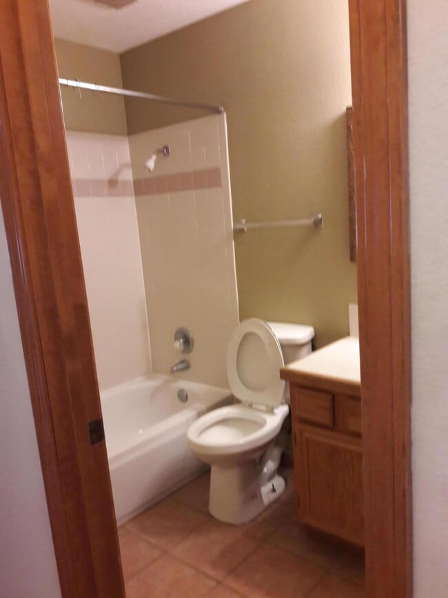 Building Photo - 2215 Sunstone Dr NW