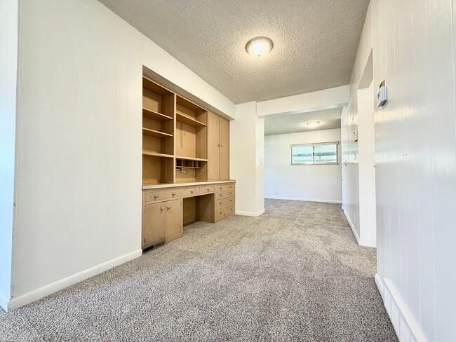 Building Photo - Inviting Holladay Home with Large Yard, Carport & Extra Parking