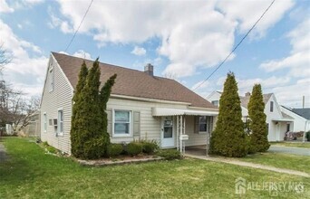 Building Photo - 224 Plainfield Ave