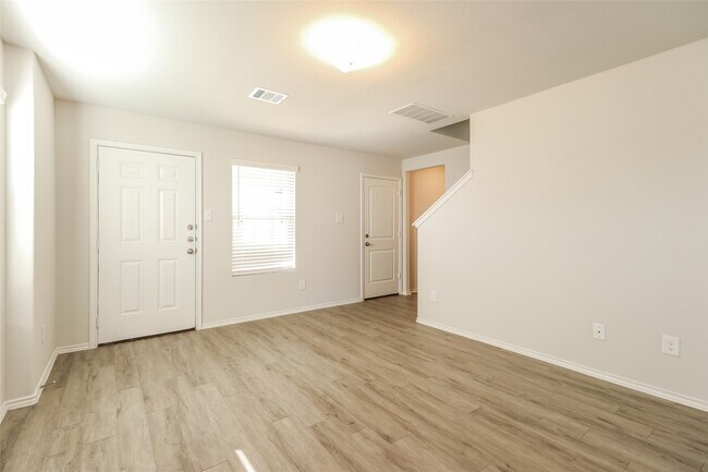 Building Photo - 2715 Atlas Dr
