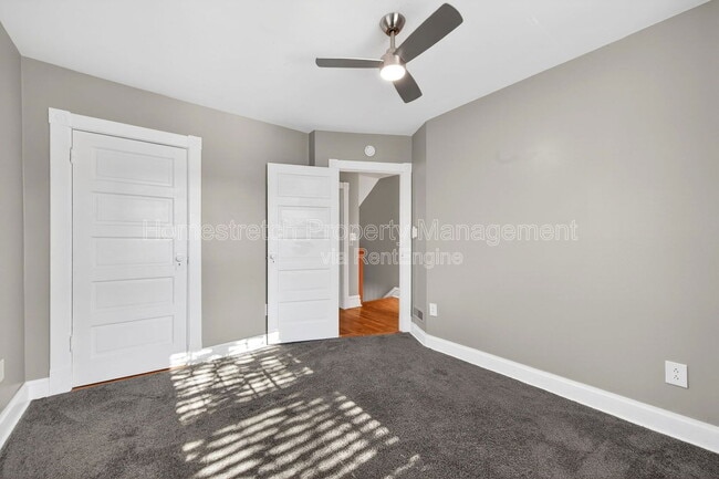 Building Photo - 2424 Oakland Ave